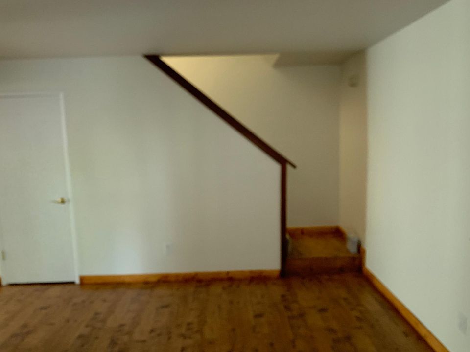 2nd image of 220 Robin Dr #1