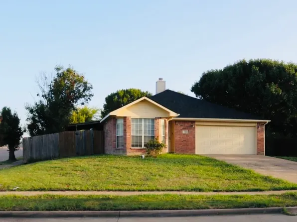3155 Ponds Edge Trl, Grand Prairie, TX 75052