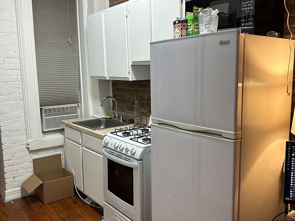 1st image of 402 W 46th St APT 1FW