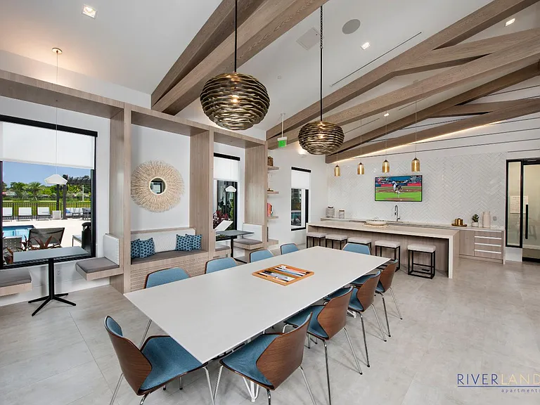 Riverland Apartments — Photo 23