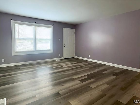 4th image of 860 Saint Bartholomew Dr