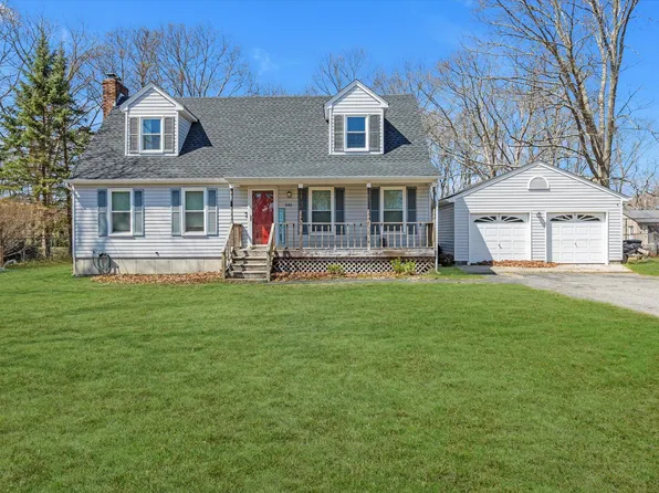 345 Lockwood Drive, Shirley, NY 11967