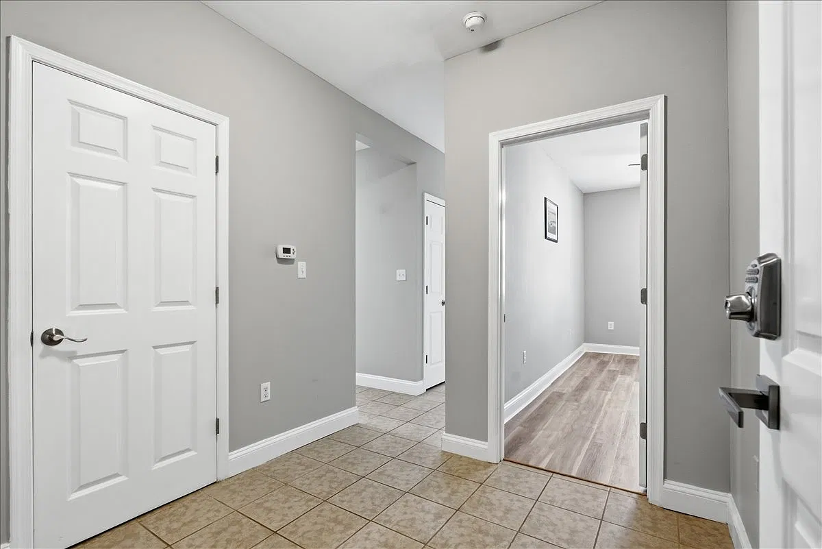 2 bed, $1,950 — Photo 3