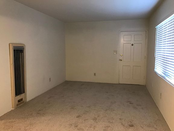 3rd image of 4551 Acacia Ave