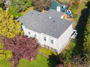 148 Tara Dr, Roslyn, NY 11576