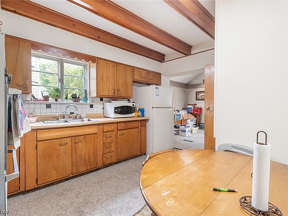 4th image of 62 Beechwood Dr