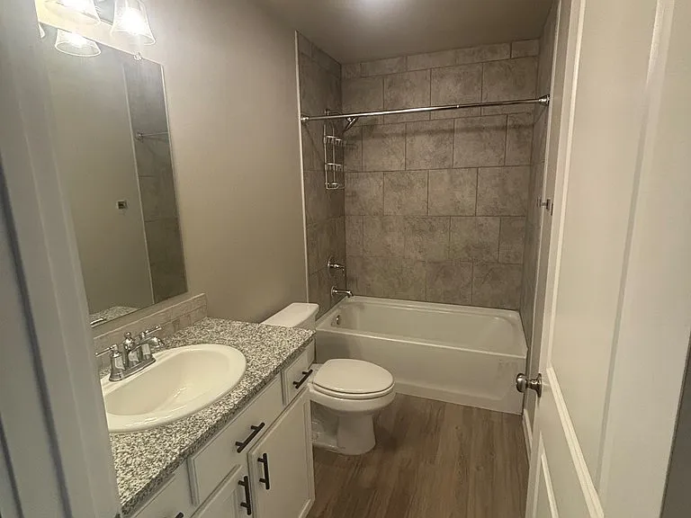 2827 Battle Ave — Photo 6