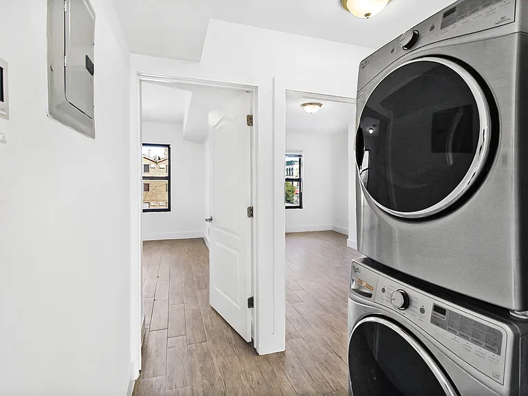 955 Lafayette Ave #2 — Photo 4