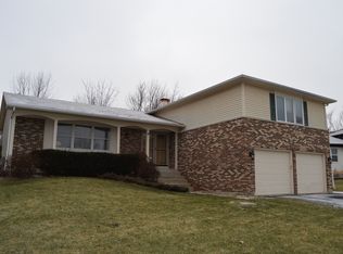 4270 Portage Ln, Hoffman Estates, IL 60192
