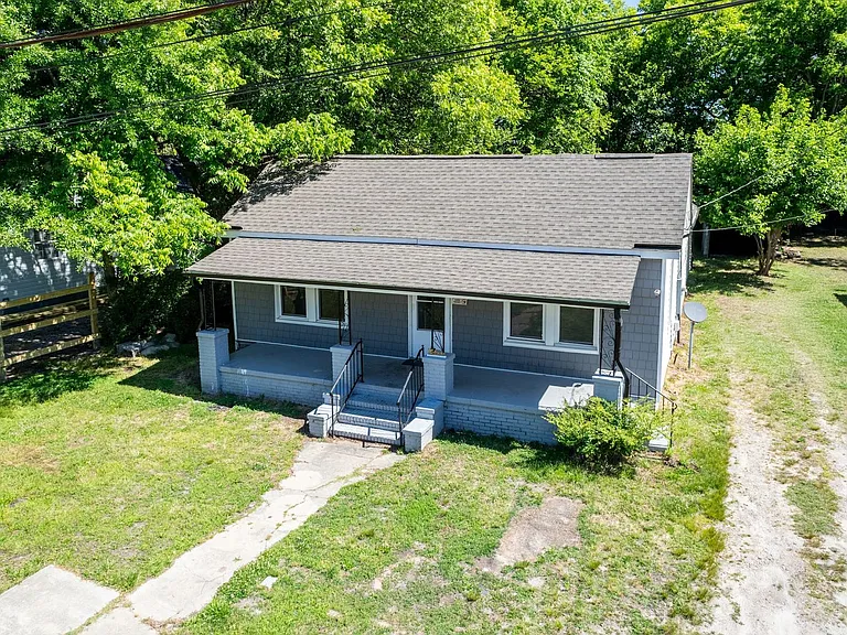 229 Lowry St — Photo 5