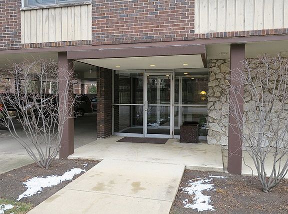 2nd image of 200 Home Ave APT 4C