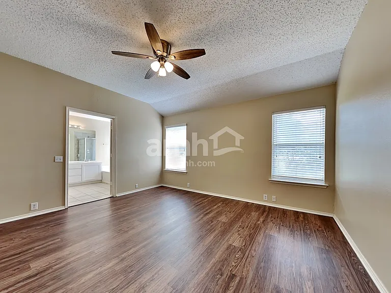 5221 Vista Verde Dr — Photo 10