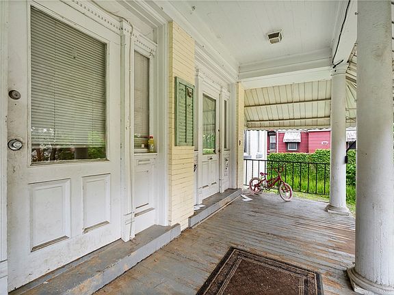 4th image of 416 & 418 Hallett Pl