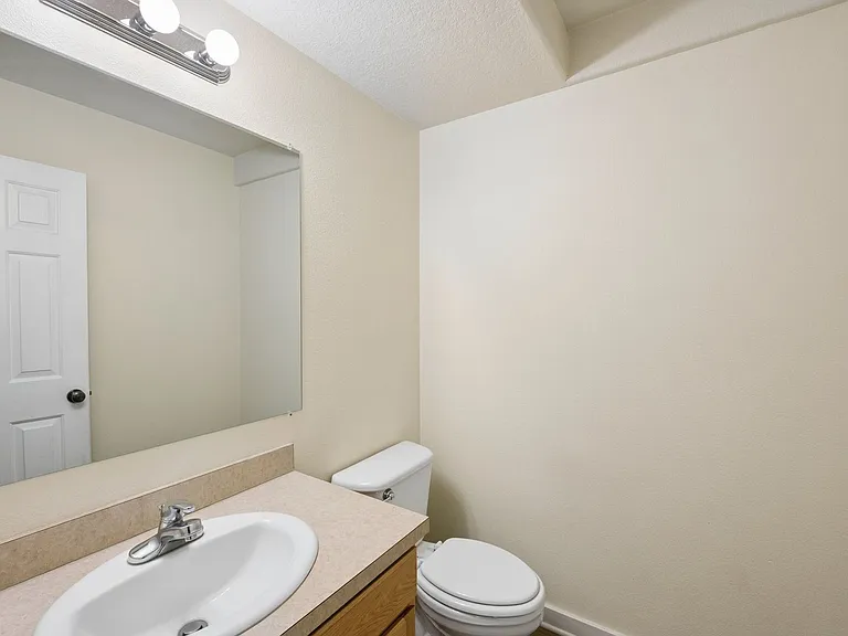 Roberts Court Townhomes — Photo 75