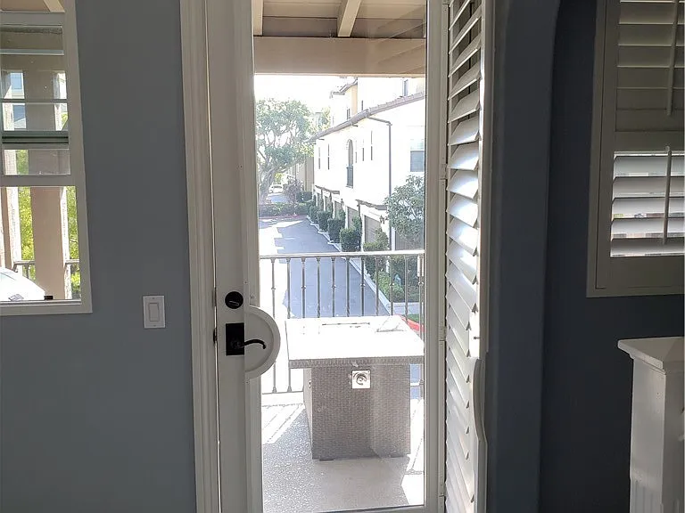 667 S Melrose St — Photo 10
