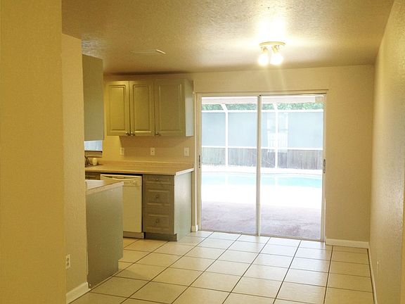 3rd image of 6509 Runningwoods Dr