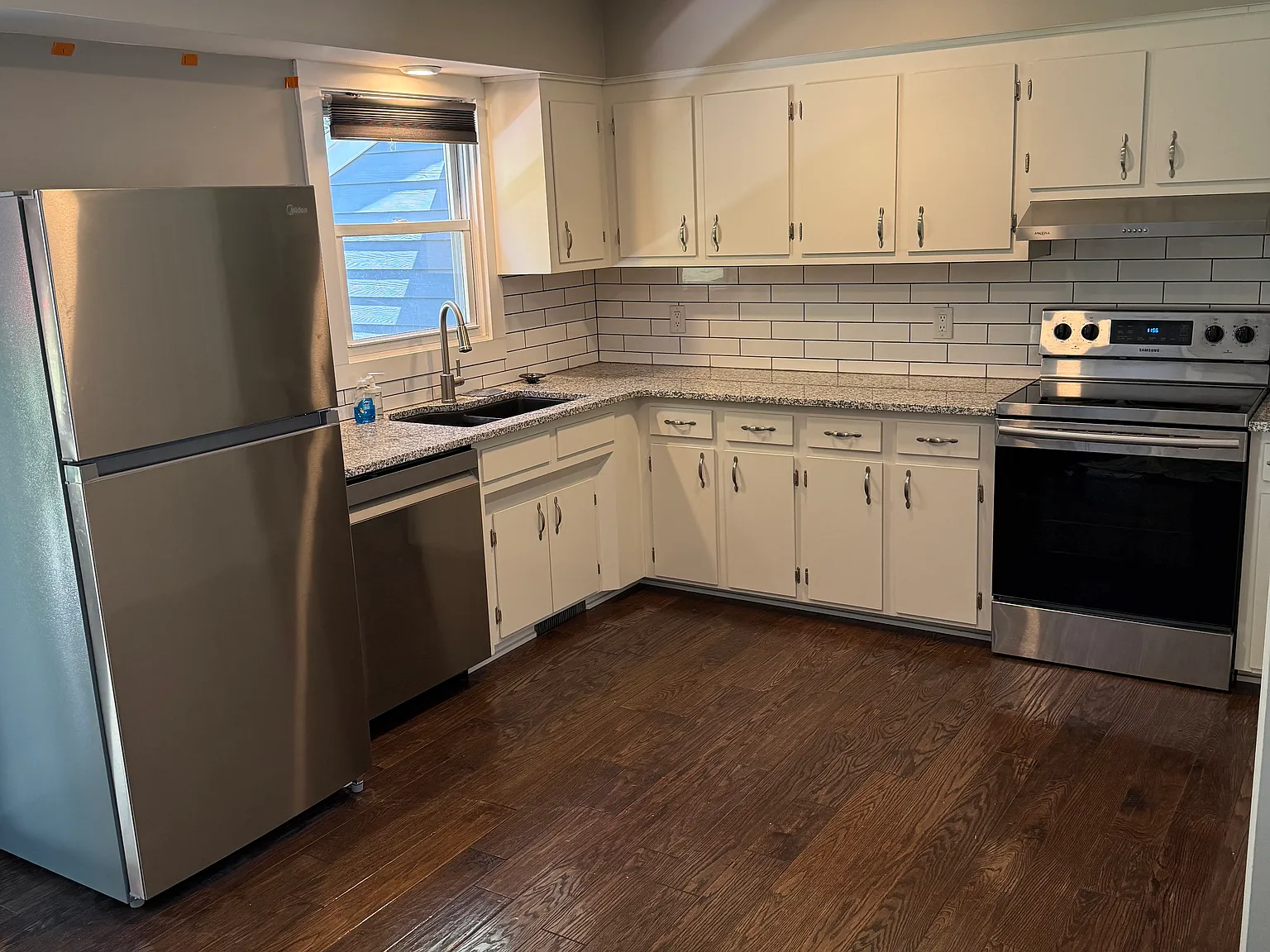 3 bed, 1022 sqft, $1,750 — Photo 3
