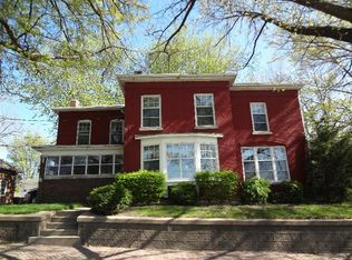 803 N 4th St, Burlington, IA 52601