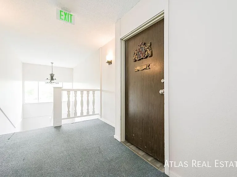 280 E Highline Cir #301 — Photo 8