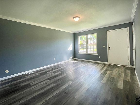 4th image of 641 Baltic Dr