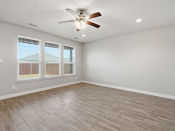 5th image of 2228 Dyre Dr
