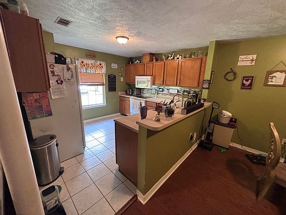 5th image of 110 Lemmie Ln