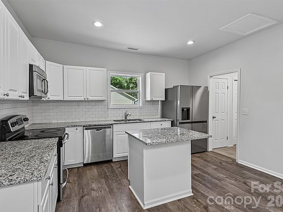 2nd image of 2509 Gardner St