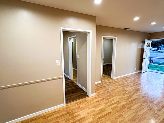 5th image of 5536 Lakewood Blvd