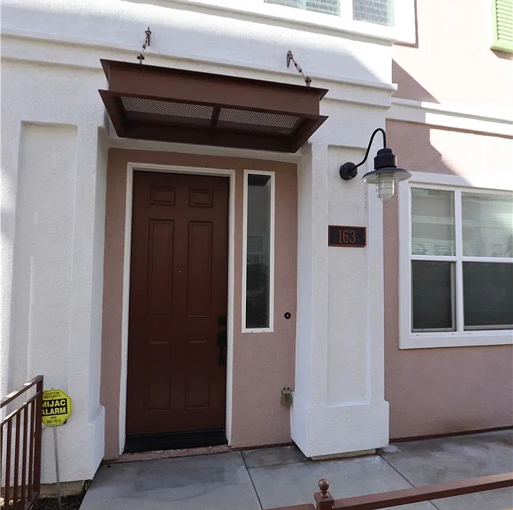 163 E Commercial St