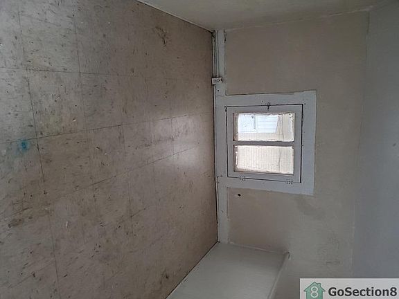 4th image of 2530 Rowan St