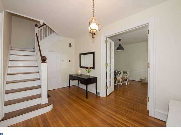 4th image of 141 W School House Ln