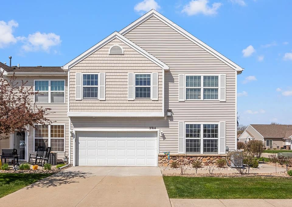 1st image of 3914 NE Rosewood Ln