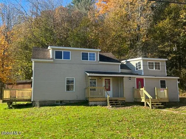 939 Ford Road, Melrose, NY 12121
