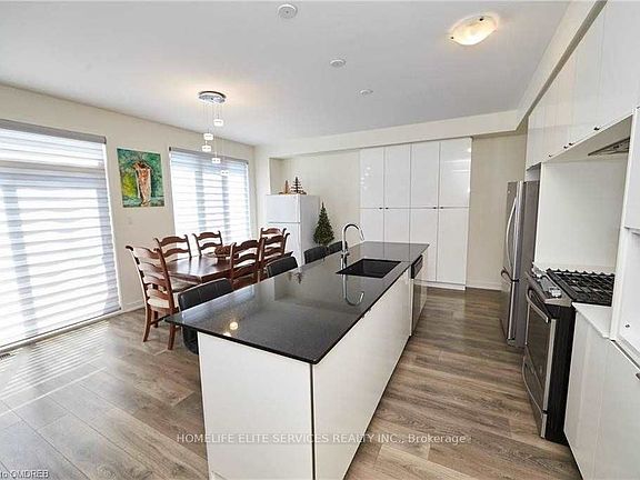 5th image of 192 Fowley Dr