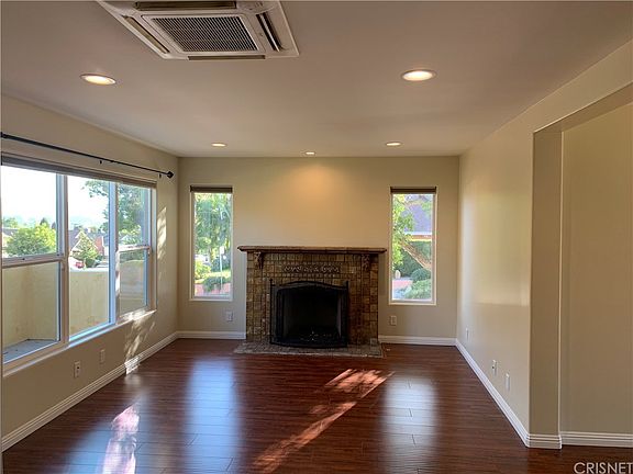2nd image of 1003 E Verdugo Ave