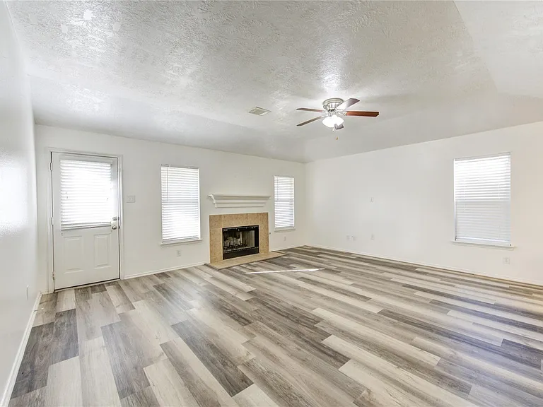 7930 Northfork Hollow Ln — Photo 21