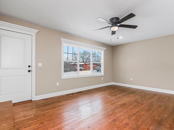 3rd image of 227 N 61st St