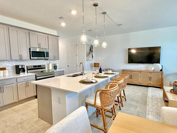 5th image of 742 Longboat Dr #742
