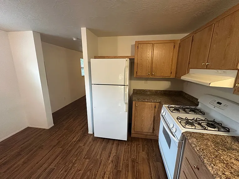 3959 Cartwright St — Photo 17