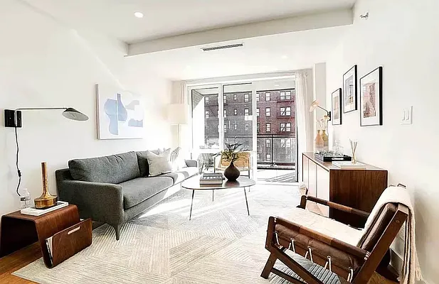 Rented by EXR | media 4