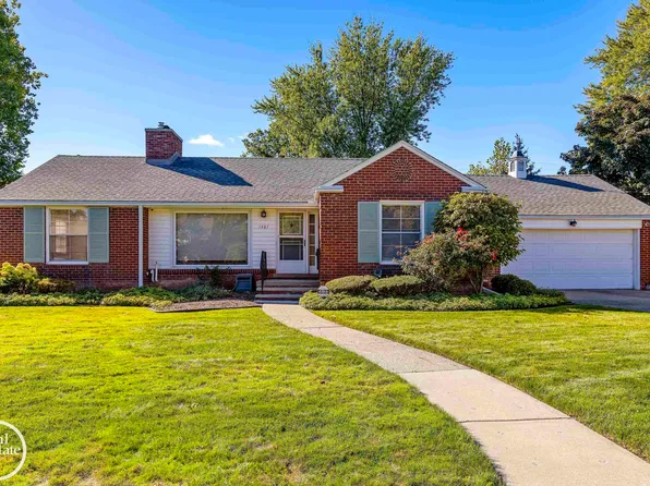 1487 N Renaud Rd, Grosse Pointe Woods, MI 48236