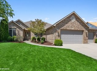 705 Sandberg Dr, Sycamore, IL 60178