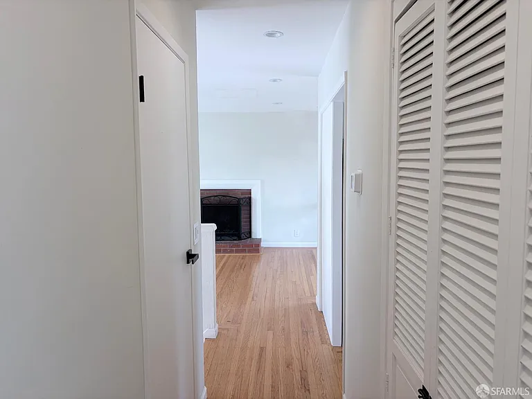 2555 Sherwood Dr — Photo 10