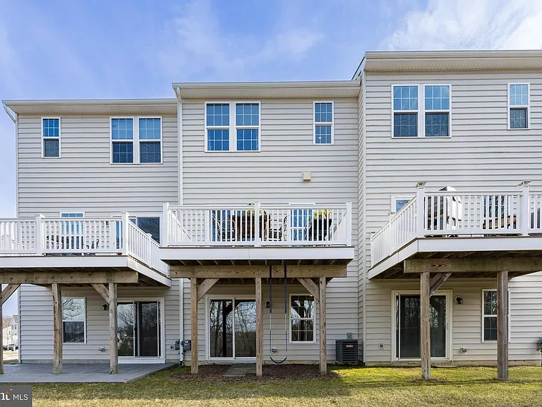1872 Thistle Ct — Photo 19