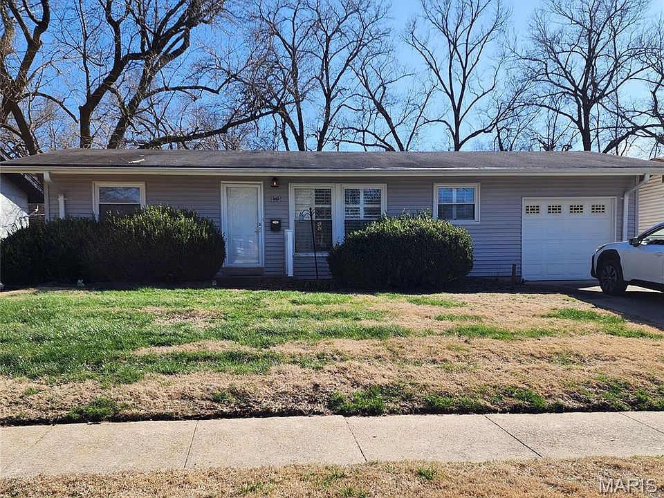 1st image of 940 Rogers Ln