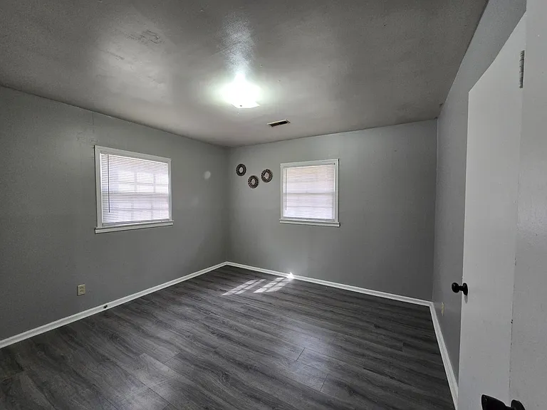 776 Kenyon Ave — Photo 19