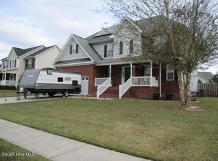 614 Stagecoach Dr, Jacksonville, NC 28546