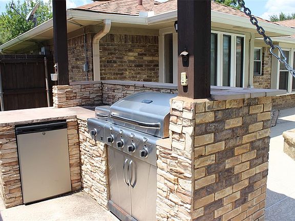 3rd image of 507 Carleton Dr