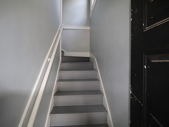 2nd image of 709 E Burnett Ave #2
