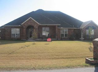 1608 W Wellington Way, Mustang, OK 73064
